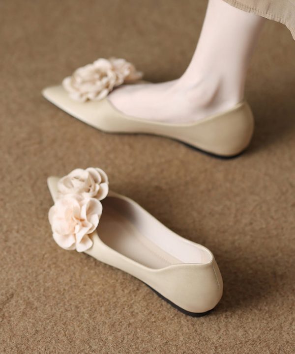 Beige Faux Leather Flat Feet Shoes Splicing Floral Pointed Toe Discount - Image 2