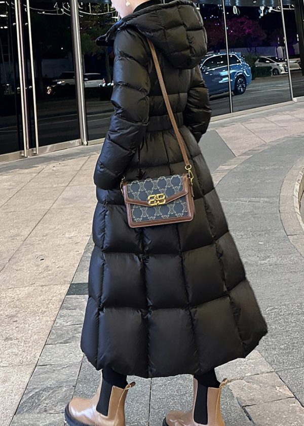 Beautiful Black Hooded Pockets Slim Fit Fine Cotton Filled Parka Winter Online Hot Sale