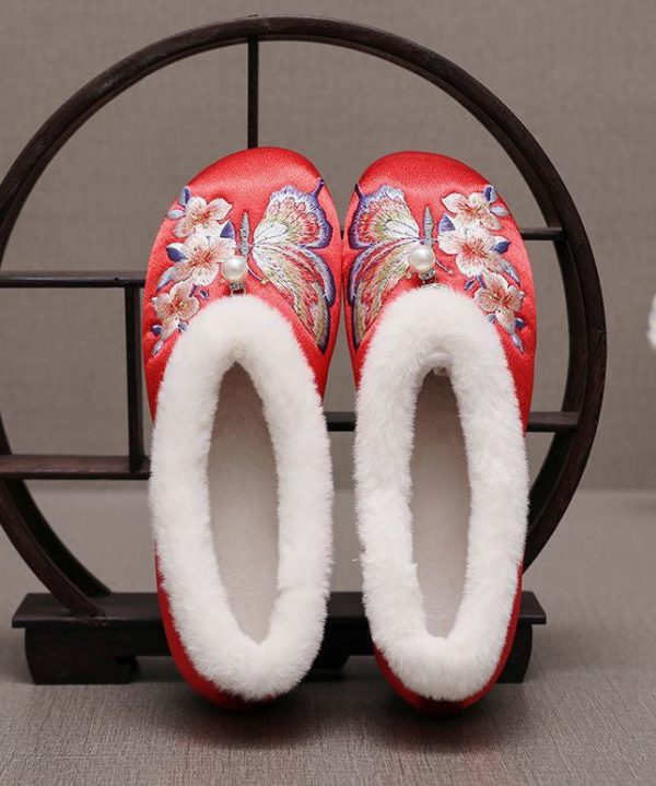 Chinese Style Red Fuzzy Wool Lined Embroidery Flats Shoes Supply
